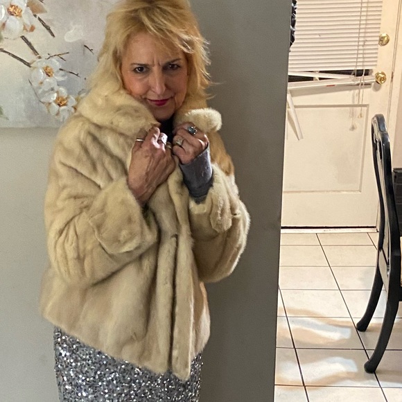 Meet your Posher, Janice - Picture 6 of 16